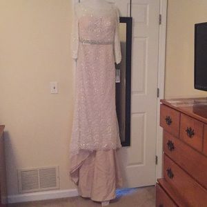 Long sleeve wedding dress